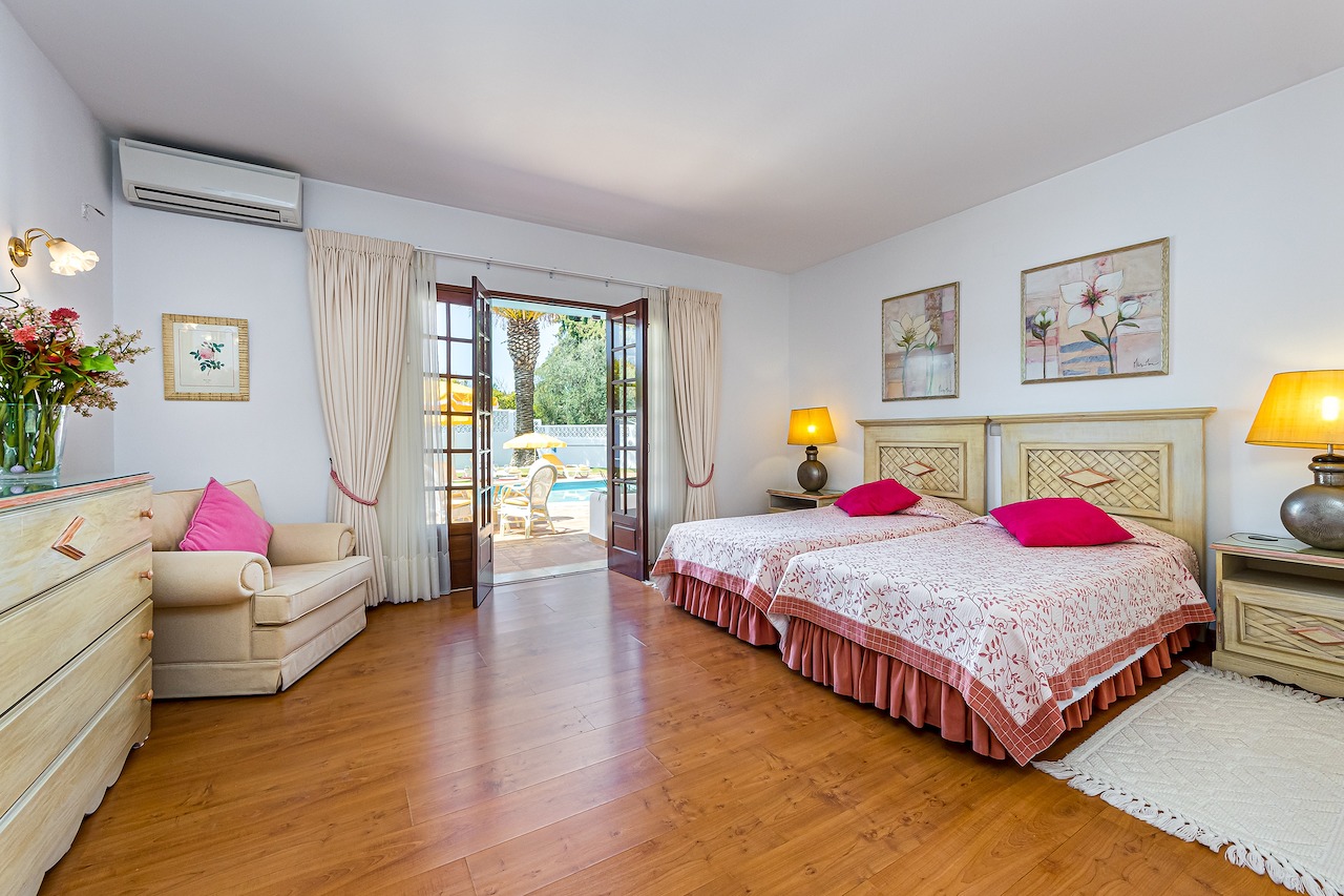 Villa Alexandre - 4 Bedroom Villa in Branqueira, Albufeira