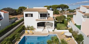 Villa Mila - 5 Bedroom Villa in Olhos D'Agua